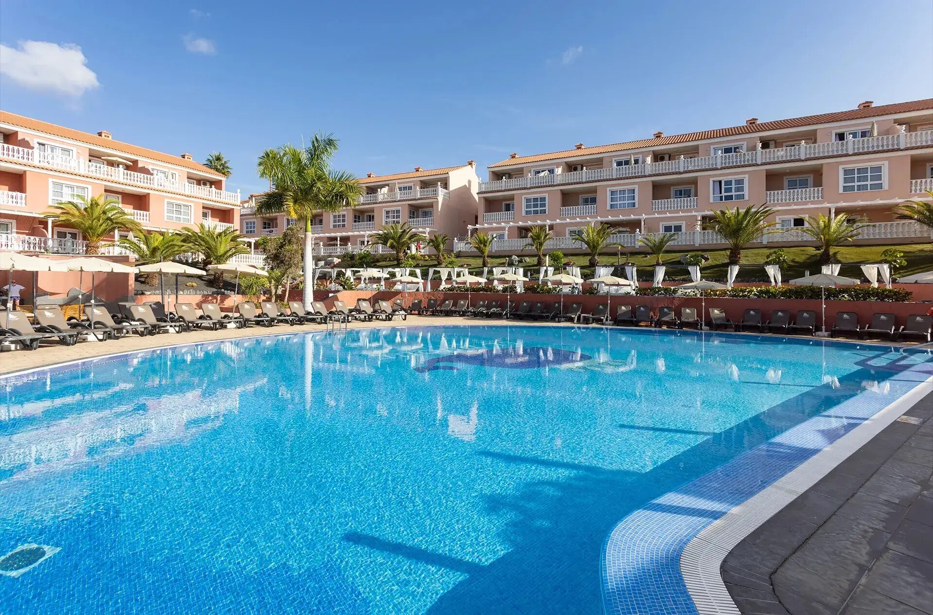 Hotel El Duque photo 1