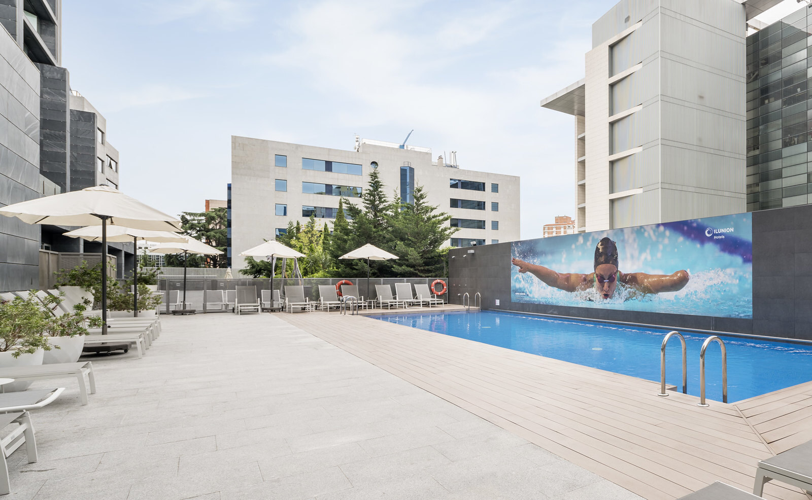 Hotel ILUNION Atrium photo 2