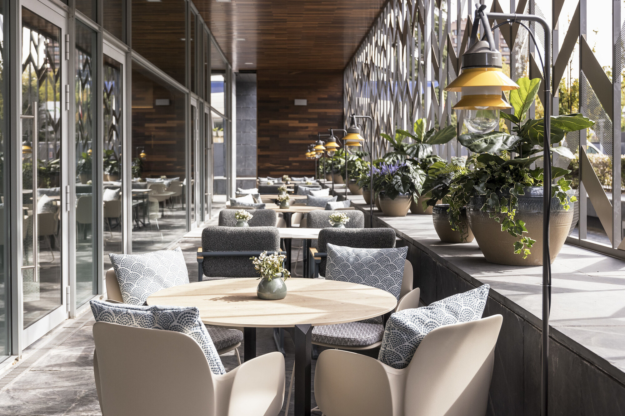 Hotel ILUNION Atrium photo 5