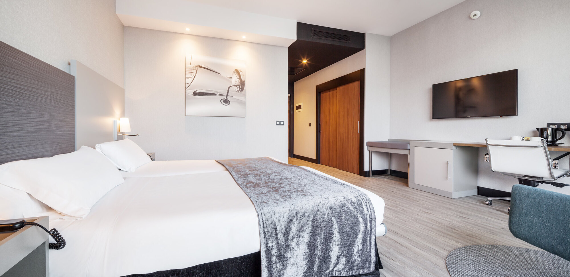 Hotel ILUNION Atrium photo 8