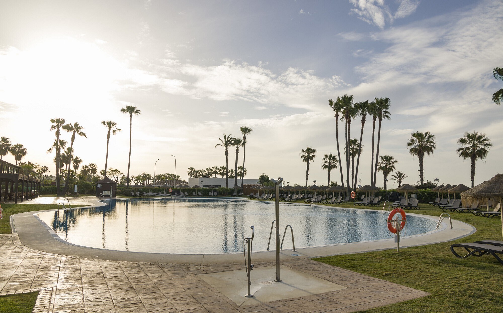 Hotel ILUNION Islantilla photo 2
