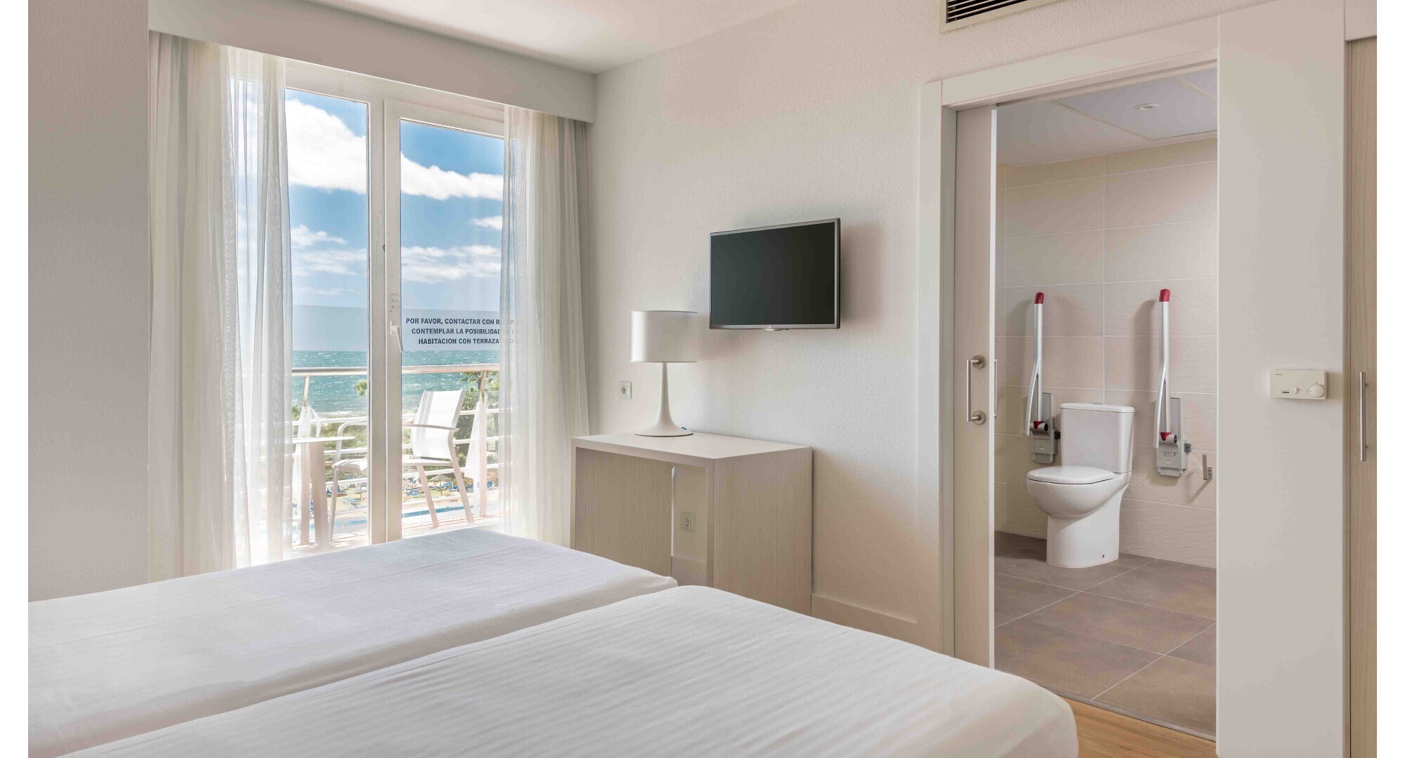 Hotel ILUNION Islantilla photo 7