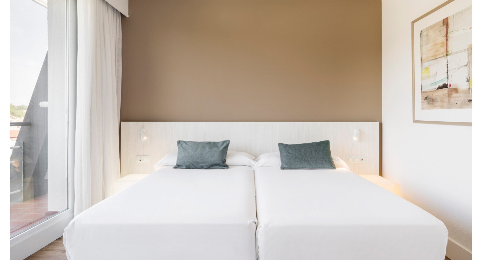 Hotel ILUNION Islantilla photo 8