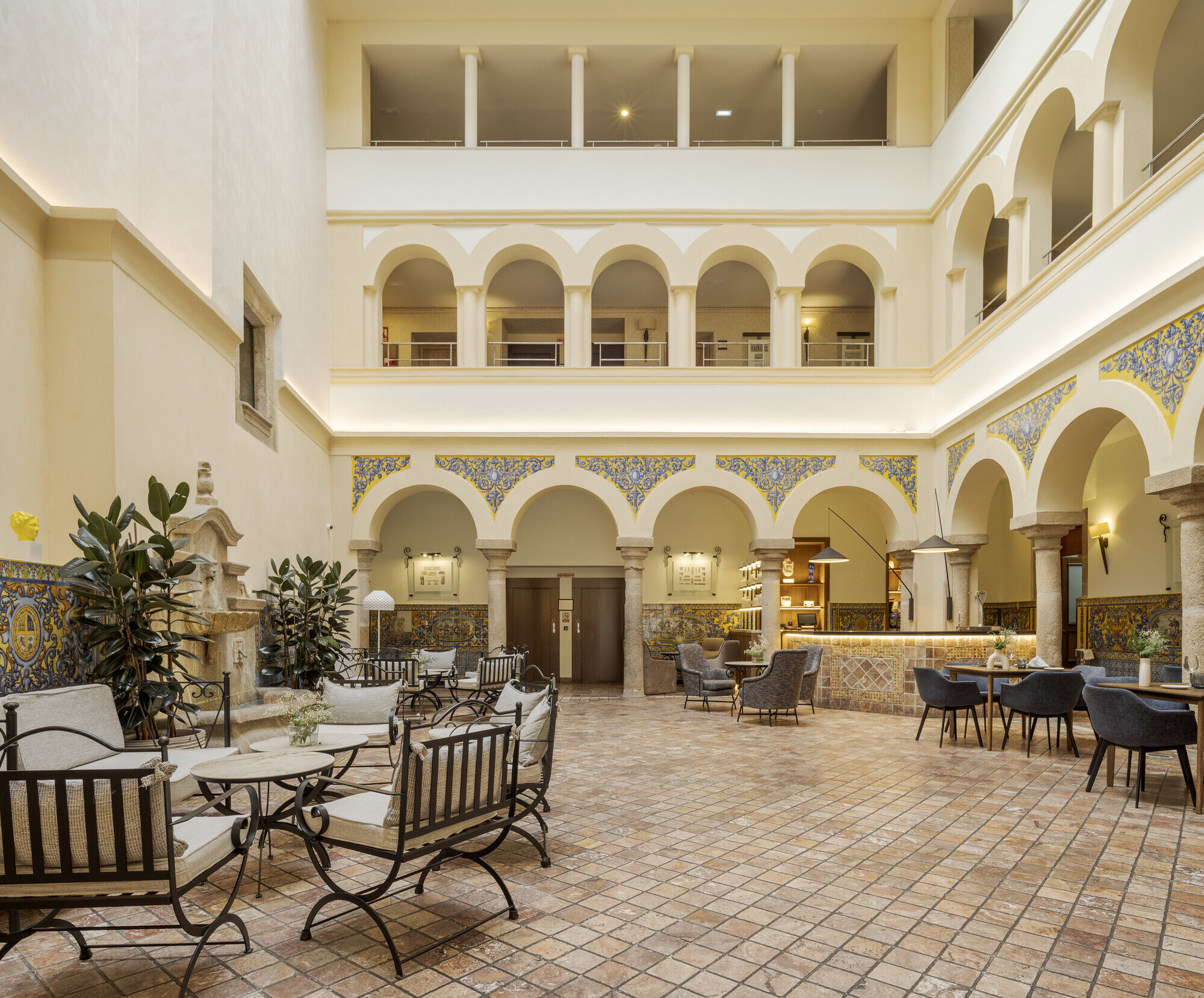 Hotel ILUNION Merida Palace photo 5