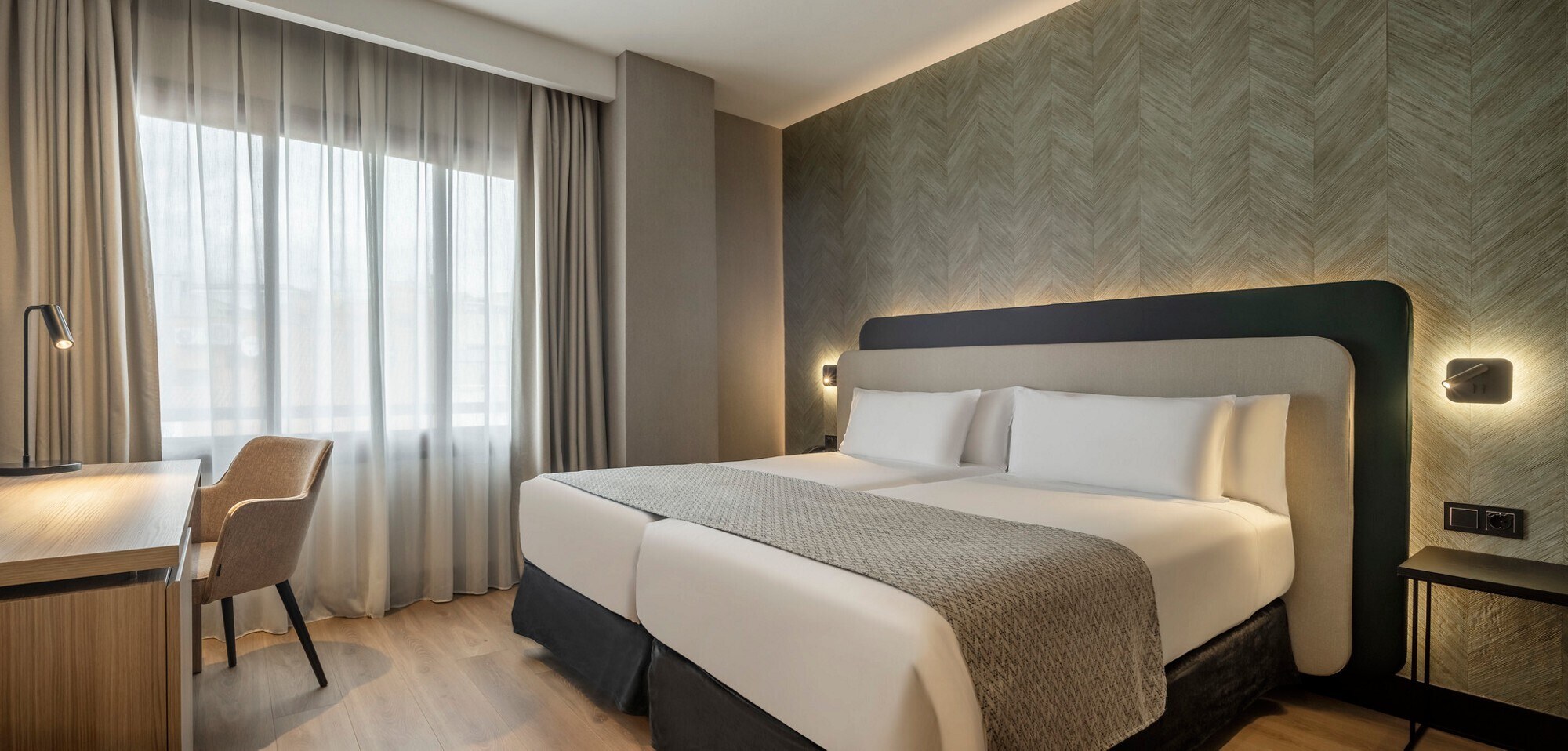 Hotel ILUNION Suites Madrid photo 2