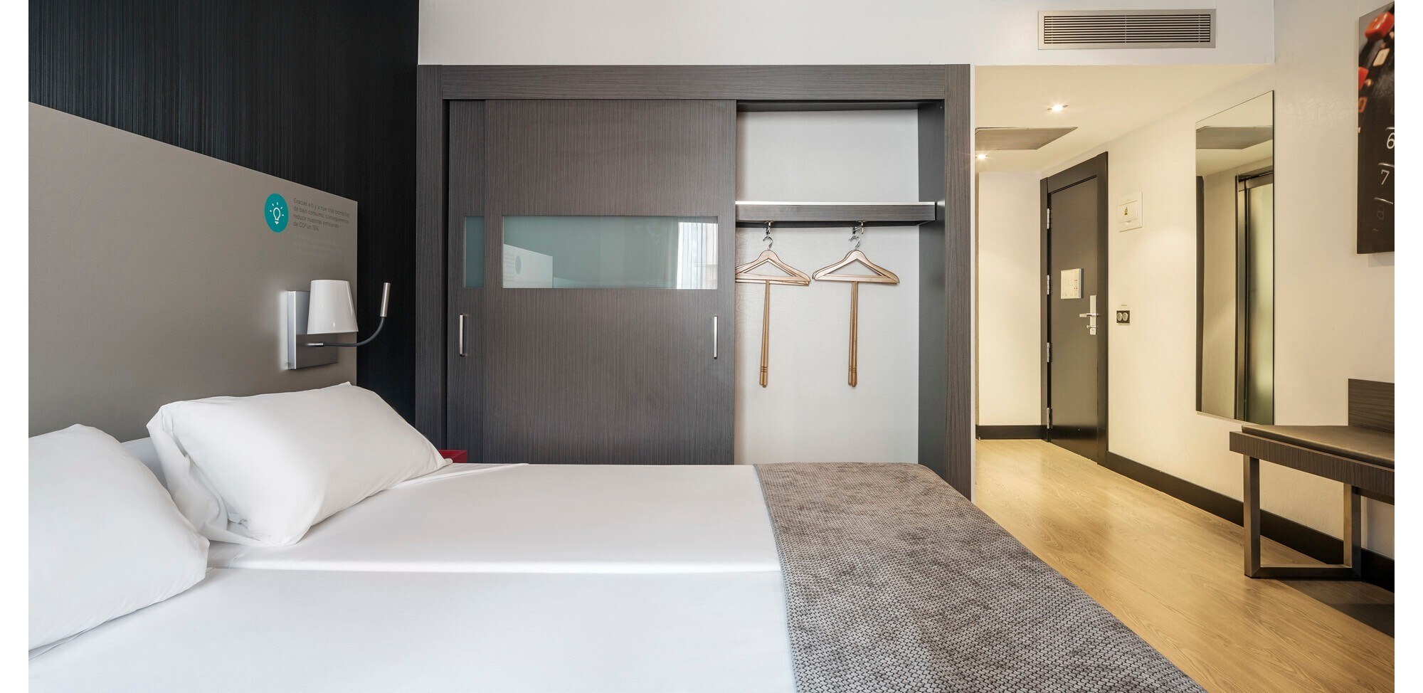 Hotel ILUNION Suites Madrid photo 4