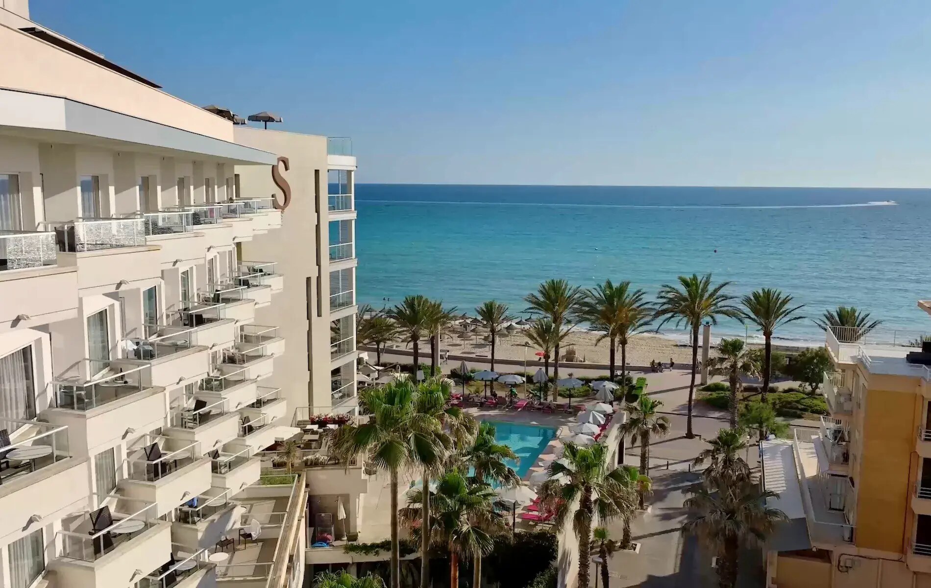 Hotel Pure Salt Garonda photo 1