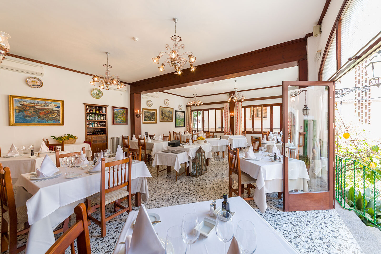 Hotel & Restaurant El Guia photo 2