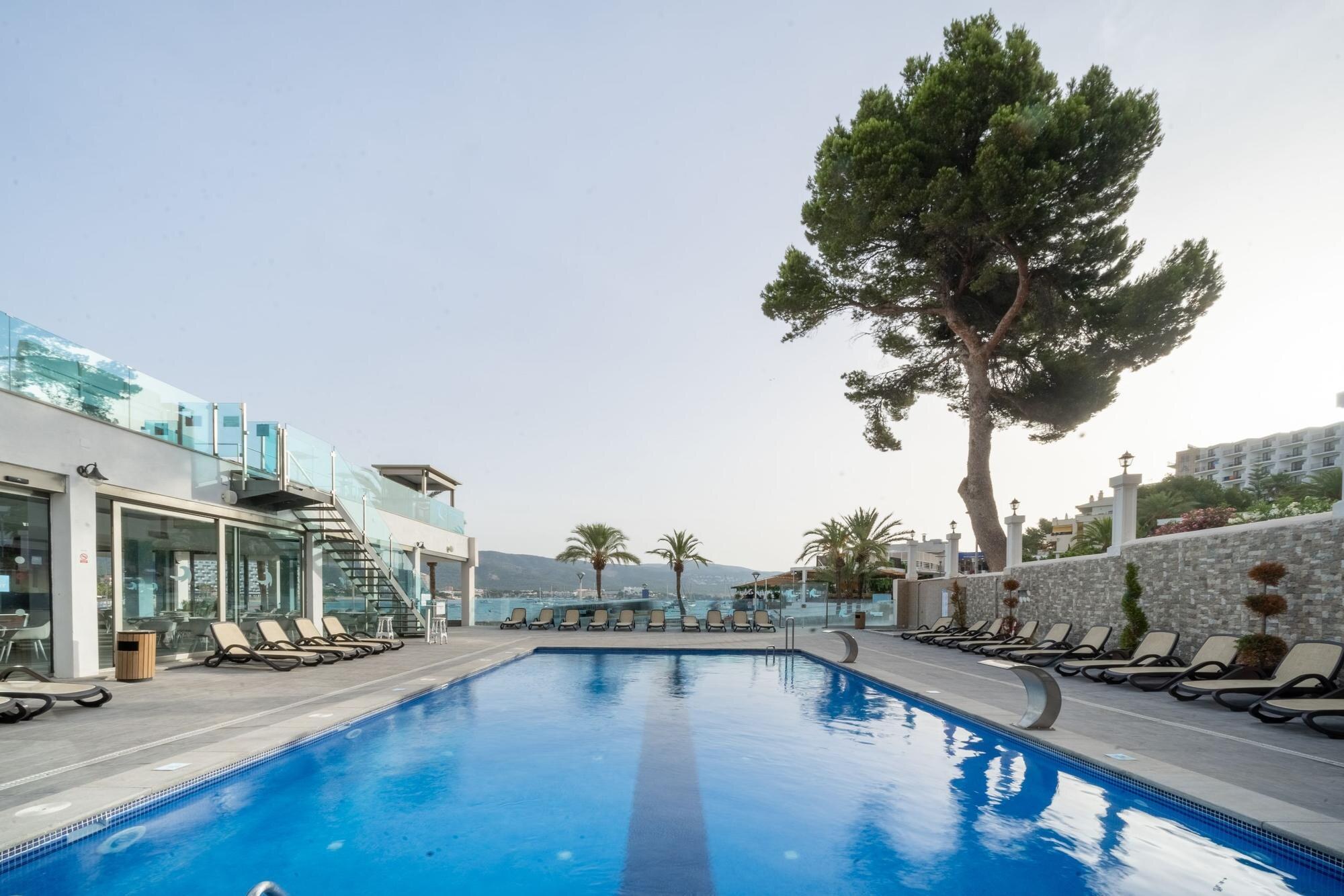 Hotel Seramar Comodoro Playa photo 3