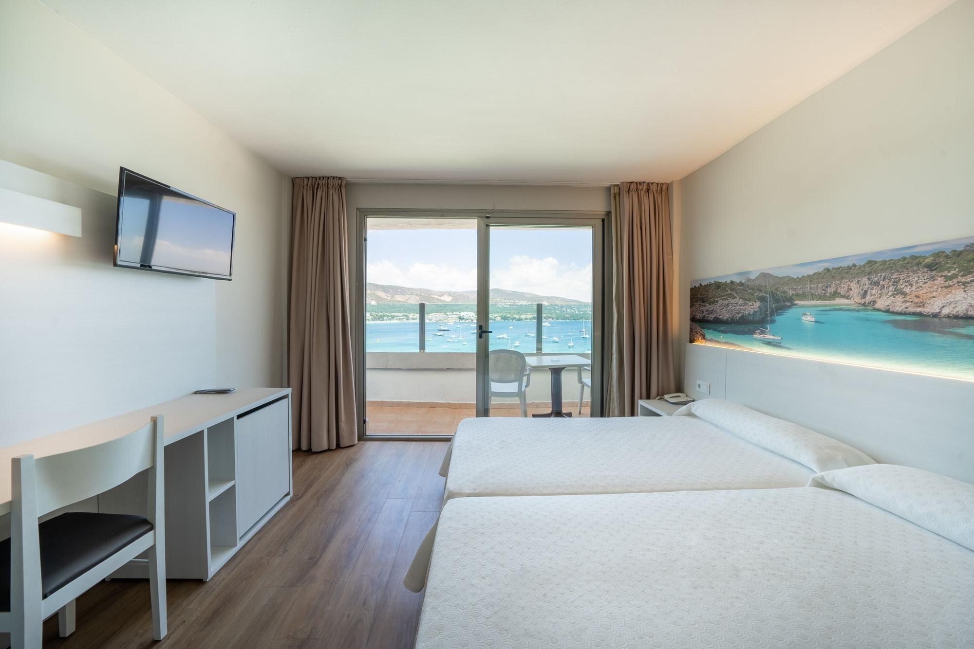 Hotel Seramar Comodoro Playa photo 9