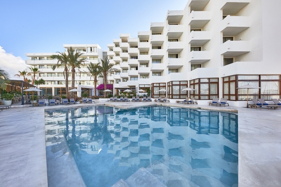 Hotel Tres Torres photo 2