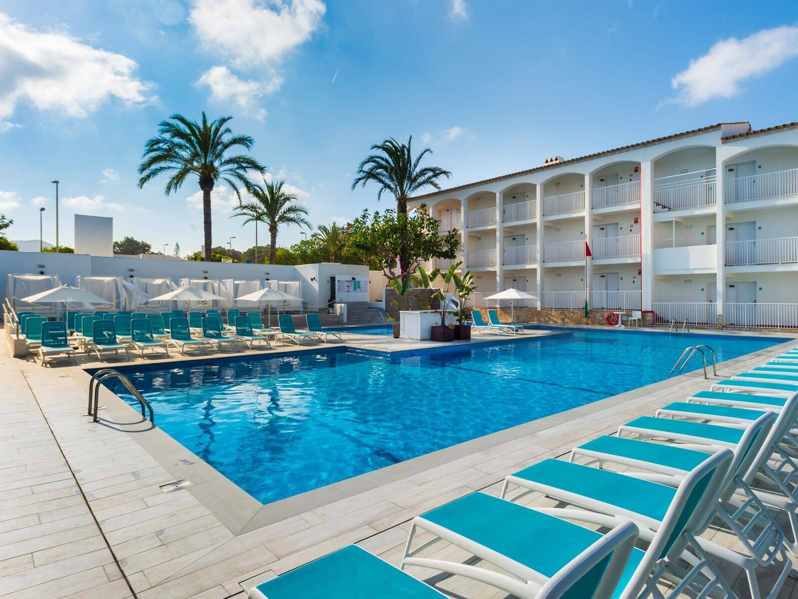 Hotel Vibra Cala Tarida photo 1
