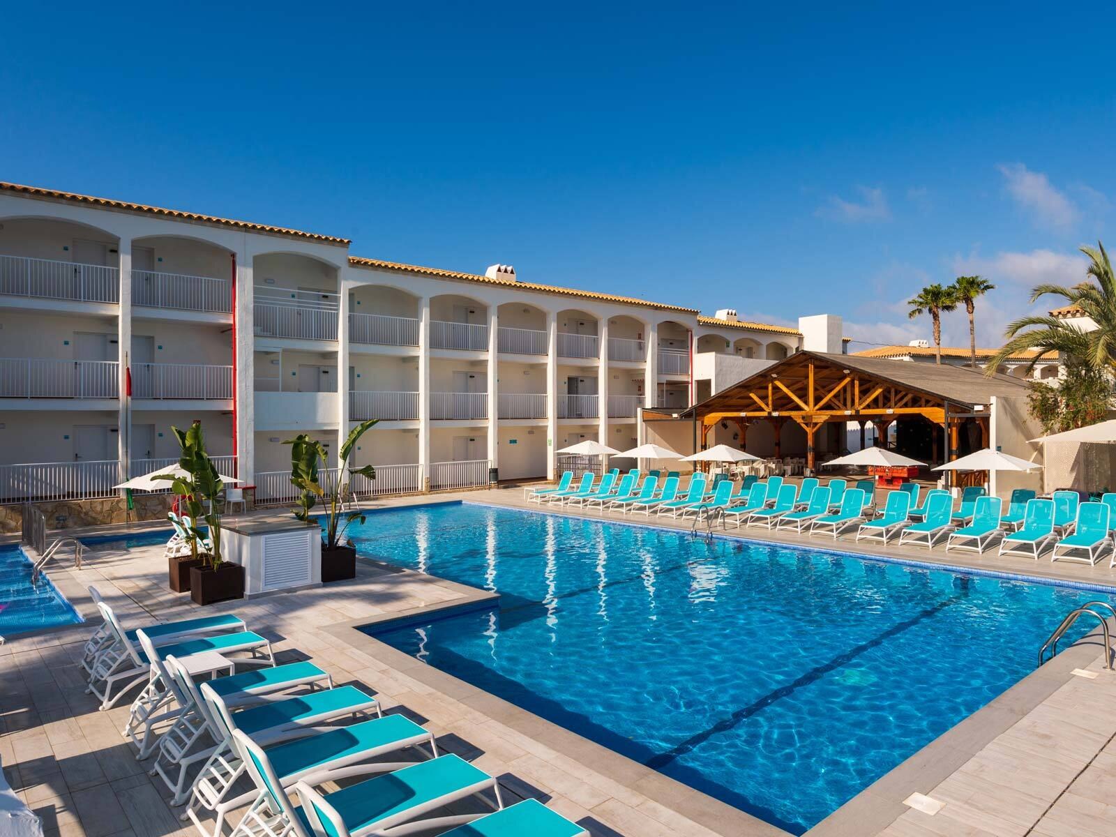 Hotel Vibra Cala Tarida photo 2