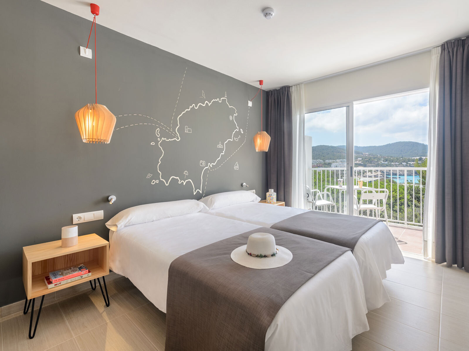 Hotel Vibra Cala Tarida photo 8