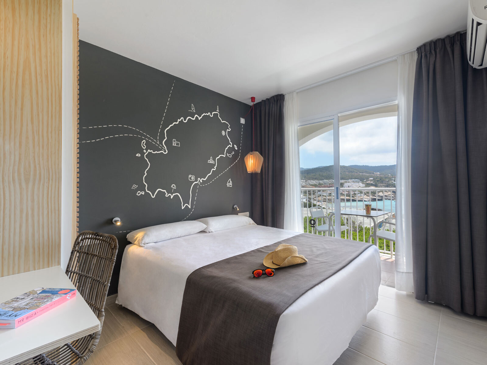Hotel Vibra Cala Tarida photo 9