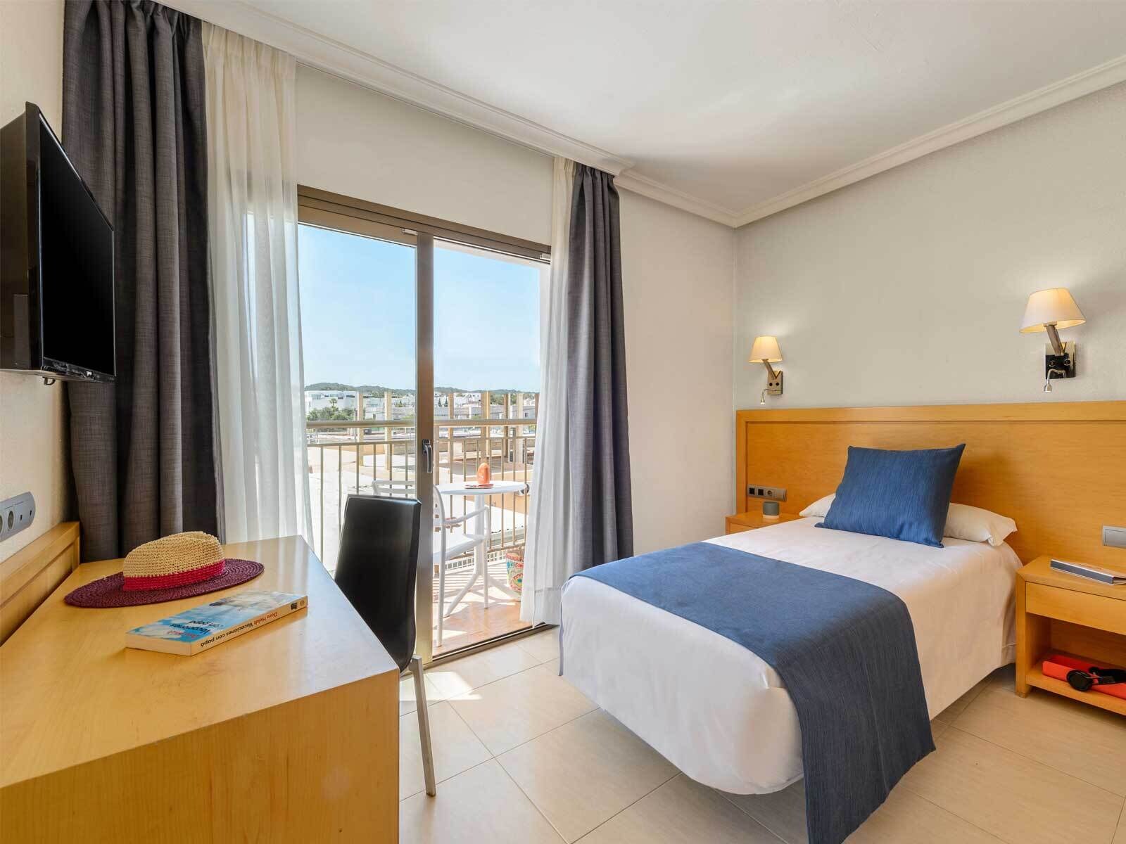 Hotel Vibra S'Estanyol photo 8