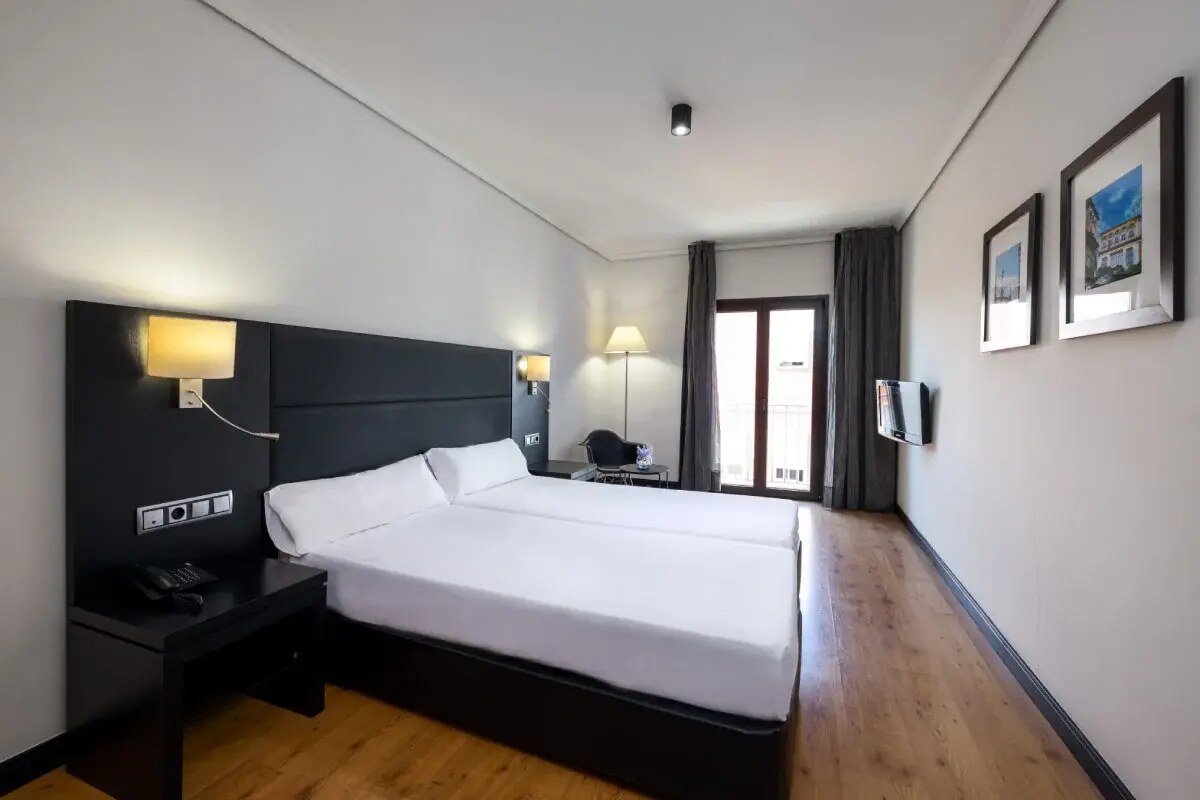 Hotel Virgen de los Reyes photo 8