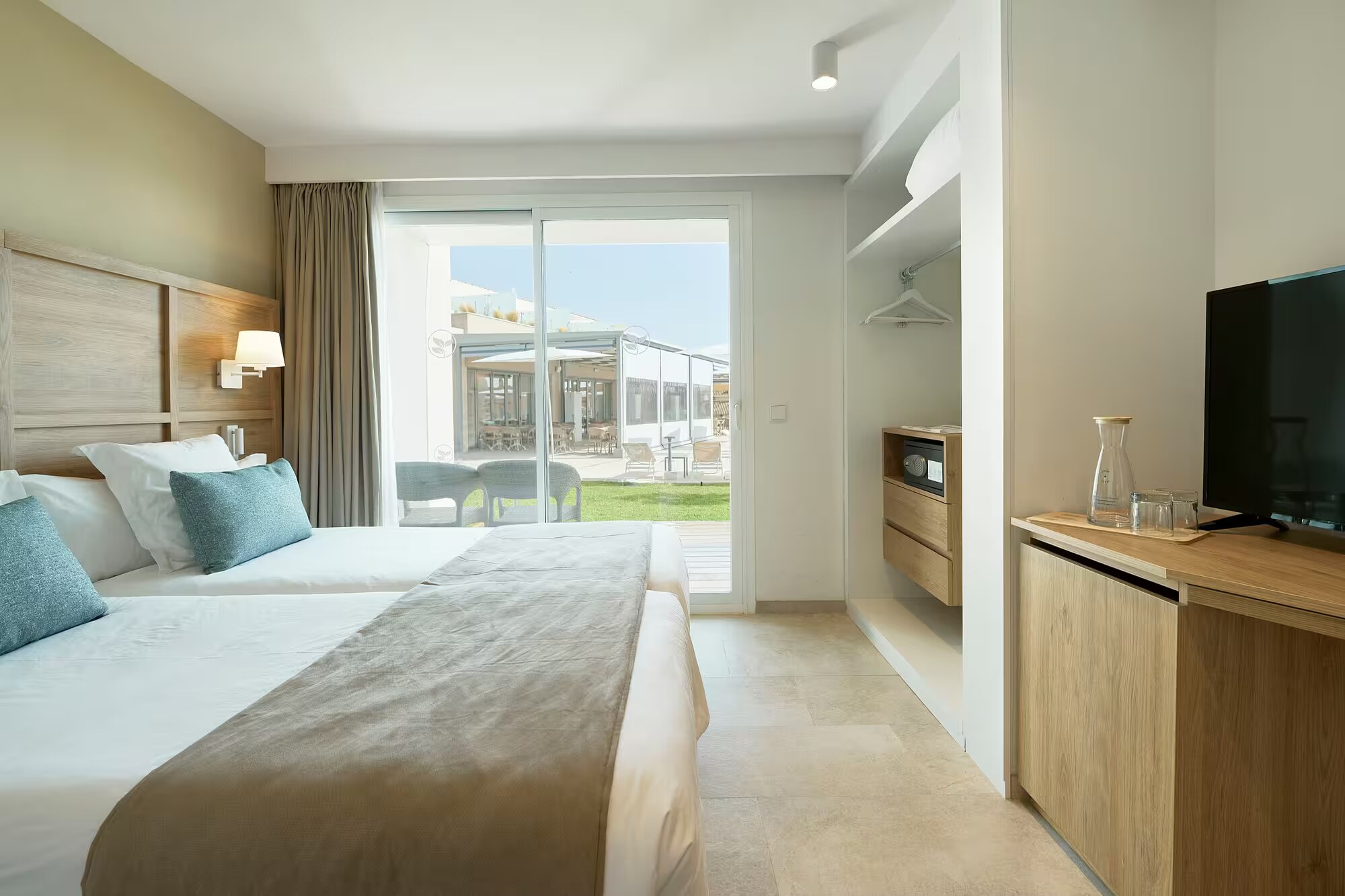 Iberostar Waves Cala Domingos photo 8
