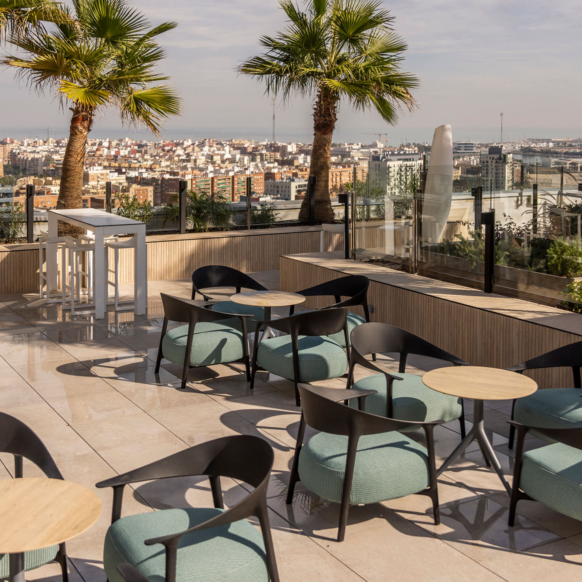Hotel ILUNION Aqua 4