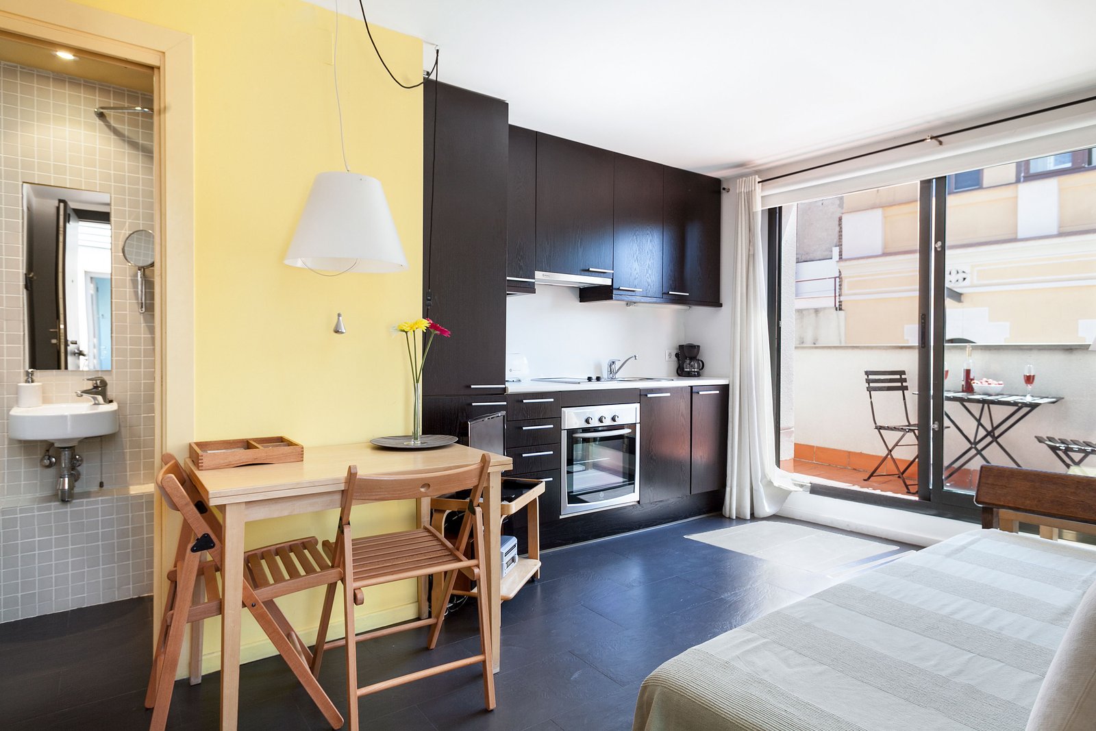 Inside Barcelona Apartments Esparteria photo 4