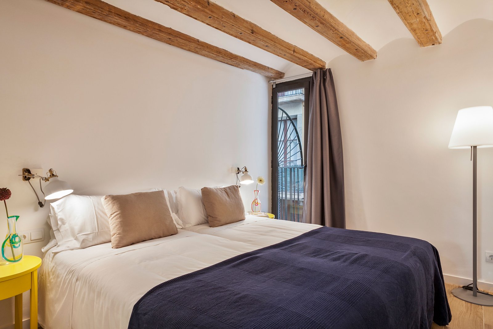 Inside Barcelona Apartments Esparteria photo 6