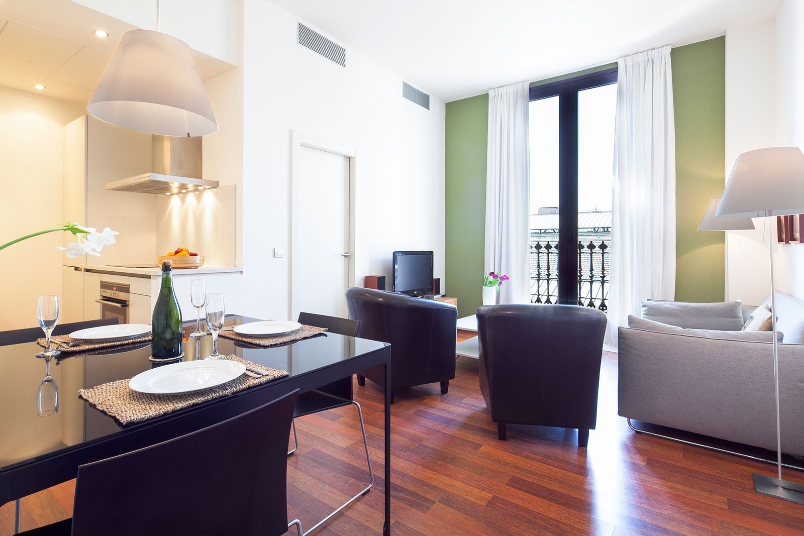 Inside Barcelona Apartments Mercat photo 2