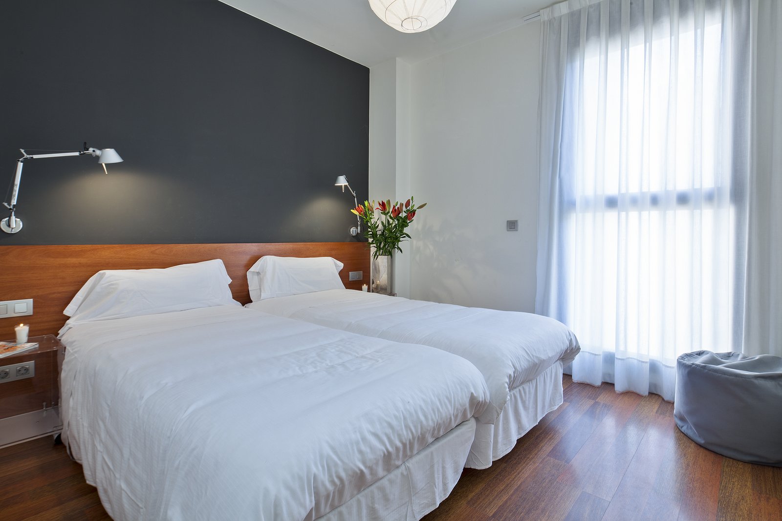 Inside Barcelona Apartments Mercat photo 3