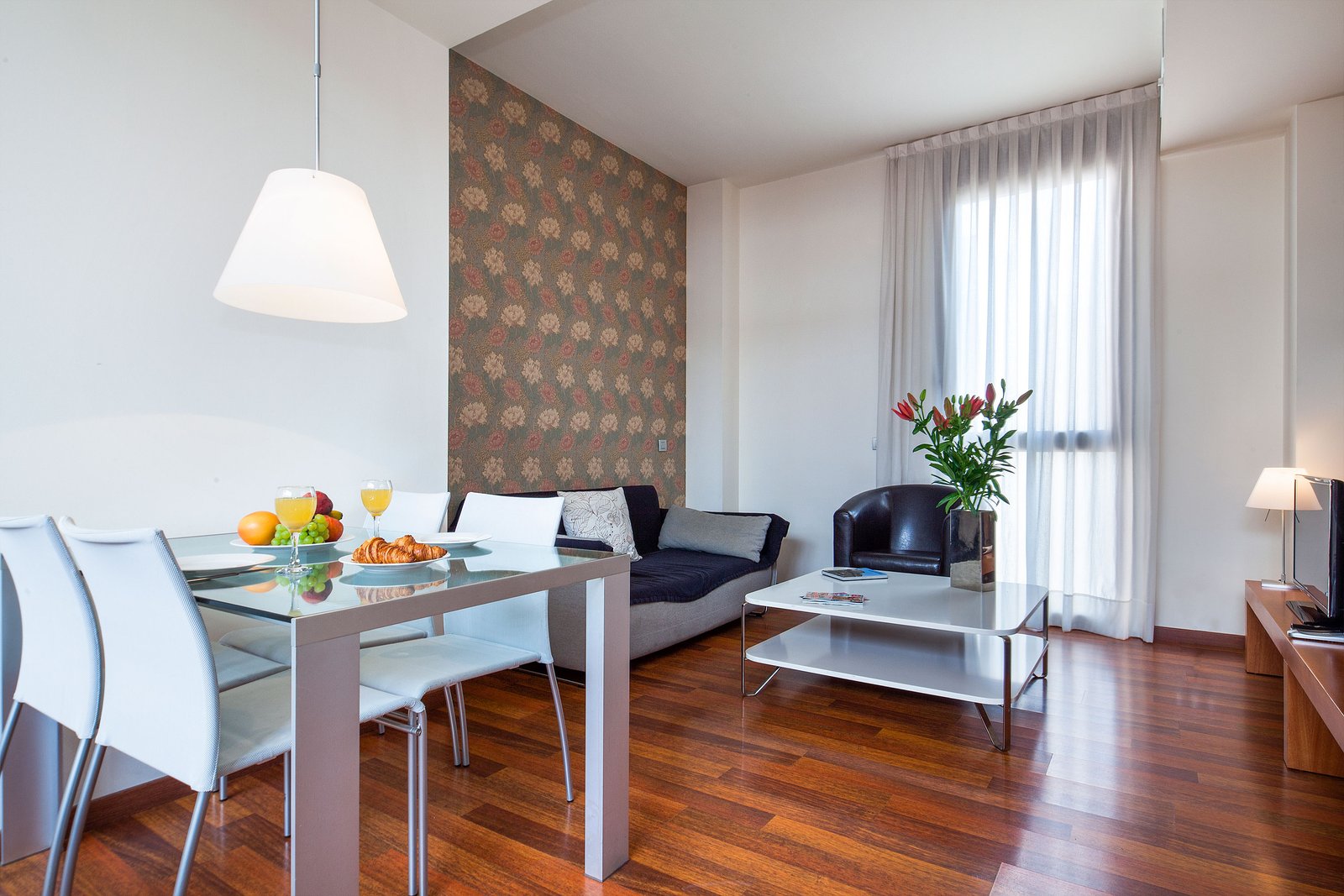 Inside Barcelona Apartments Mercat photo 4