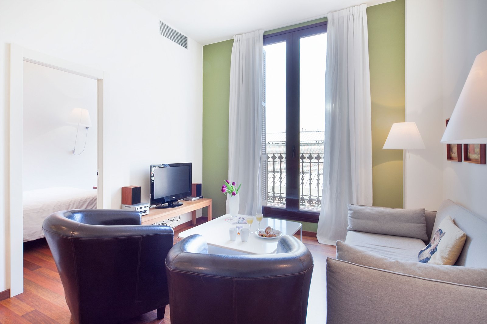 Inside Barcelona Apartments Mercat photo 8