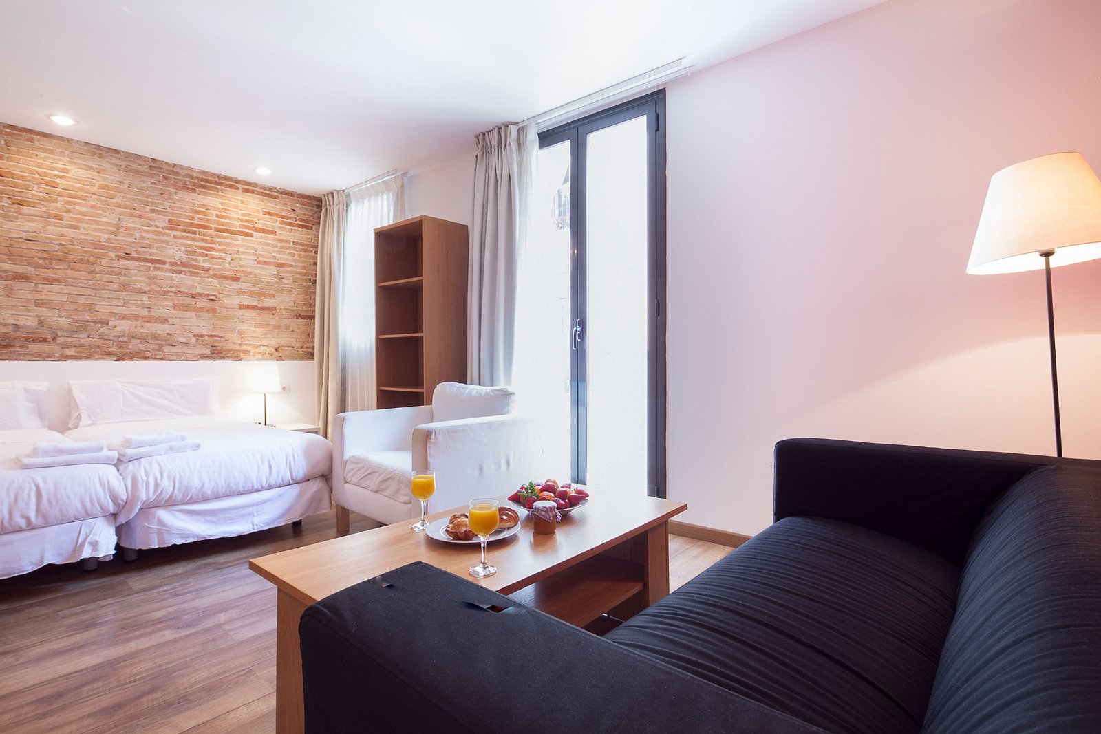 Inside Barcelona Apartments Sants photo 9