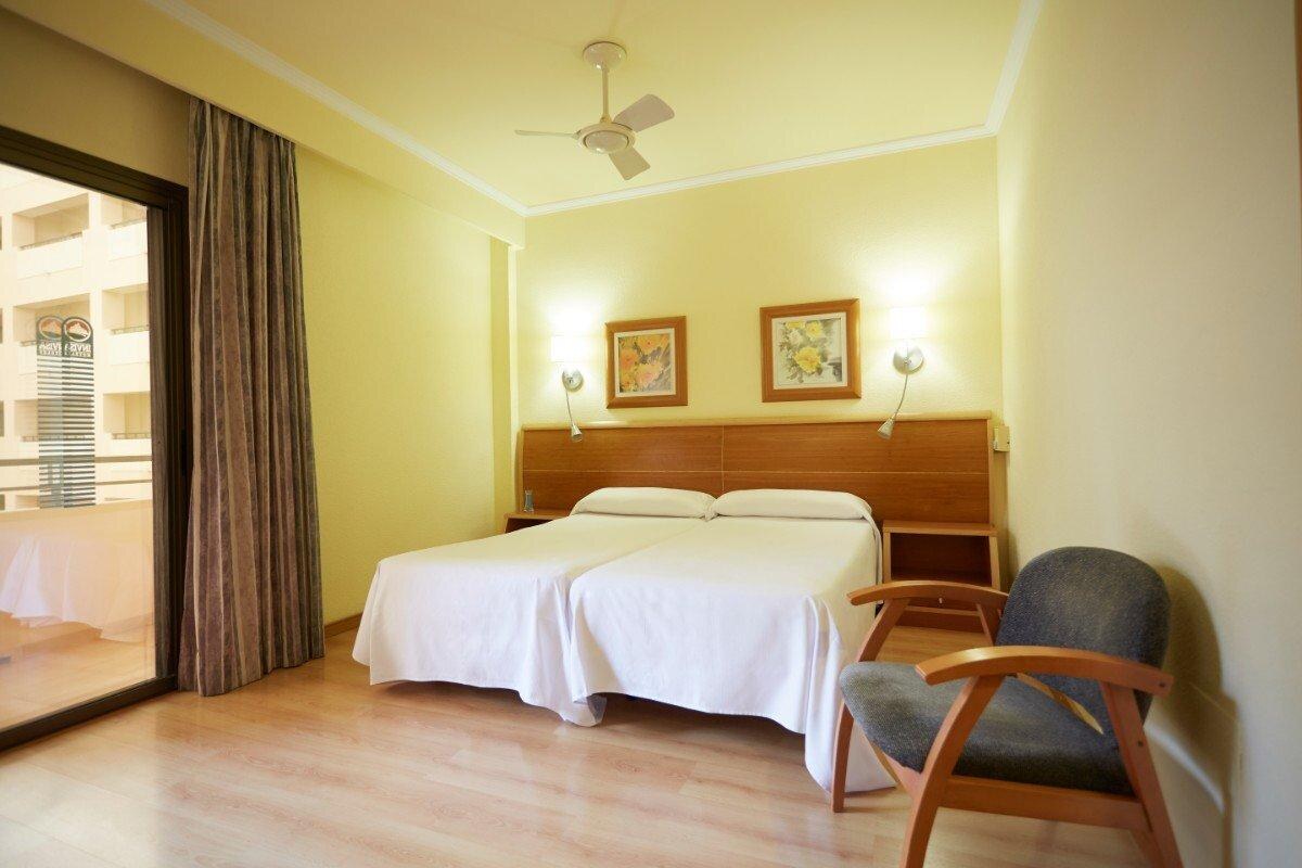 Invisa Hotel La Cala photo 7