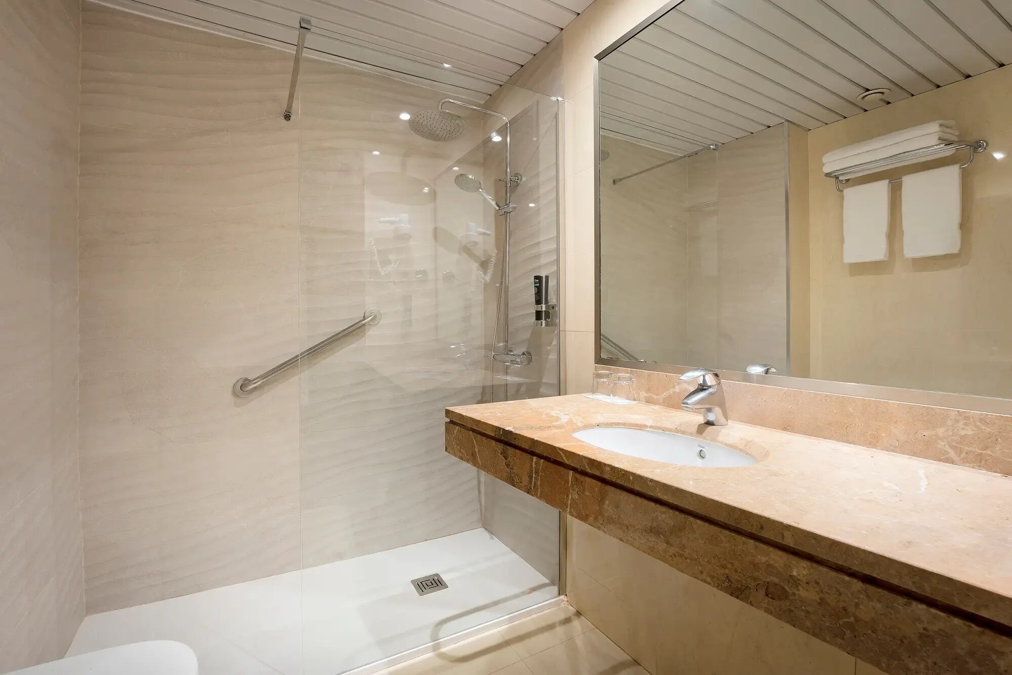 Leonardo Hotel Barcelona Gran Via photo 10
