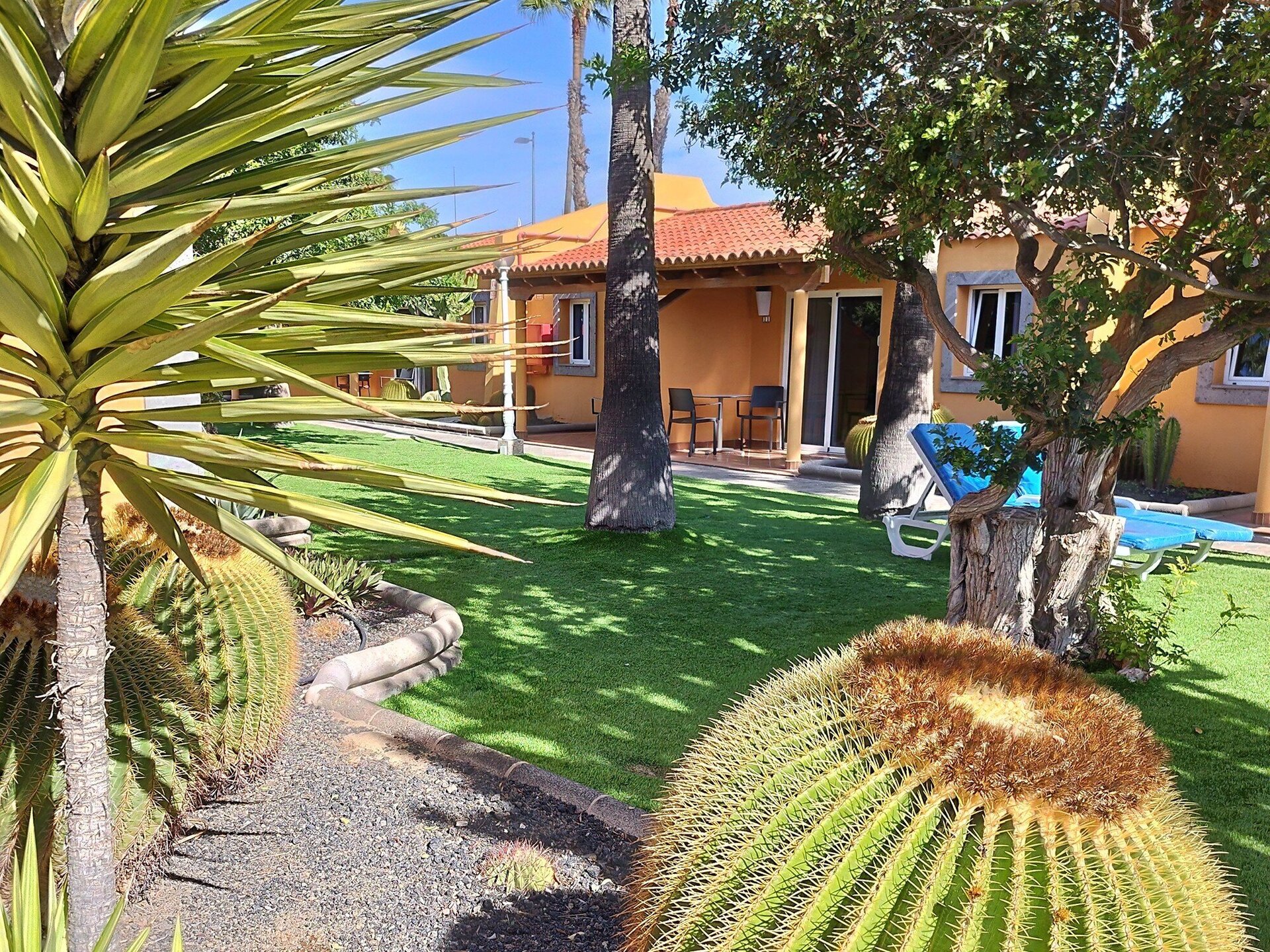 Bungalows Los Almendros photo 2