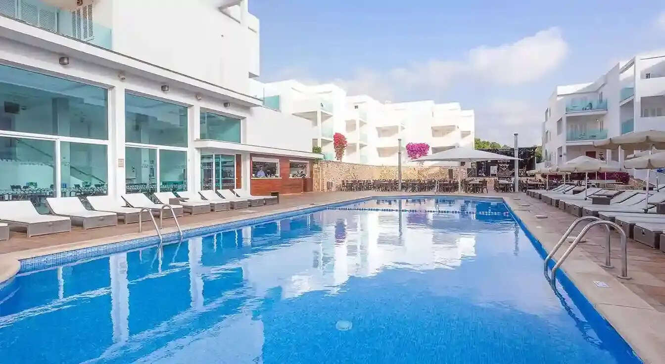 MarSenses Ferrera Blanca Hotel Family photo 3