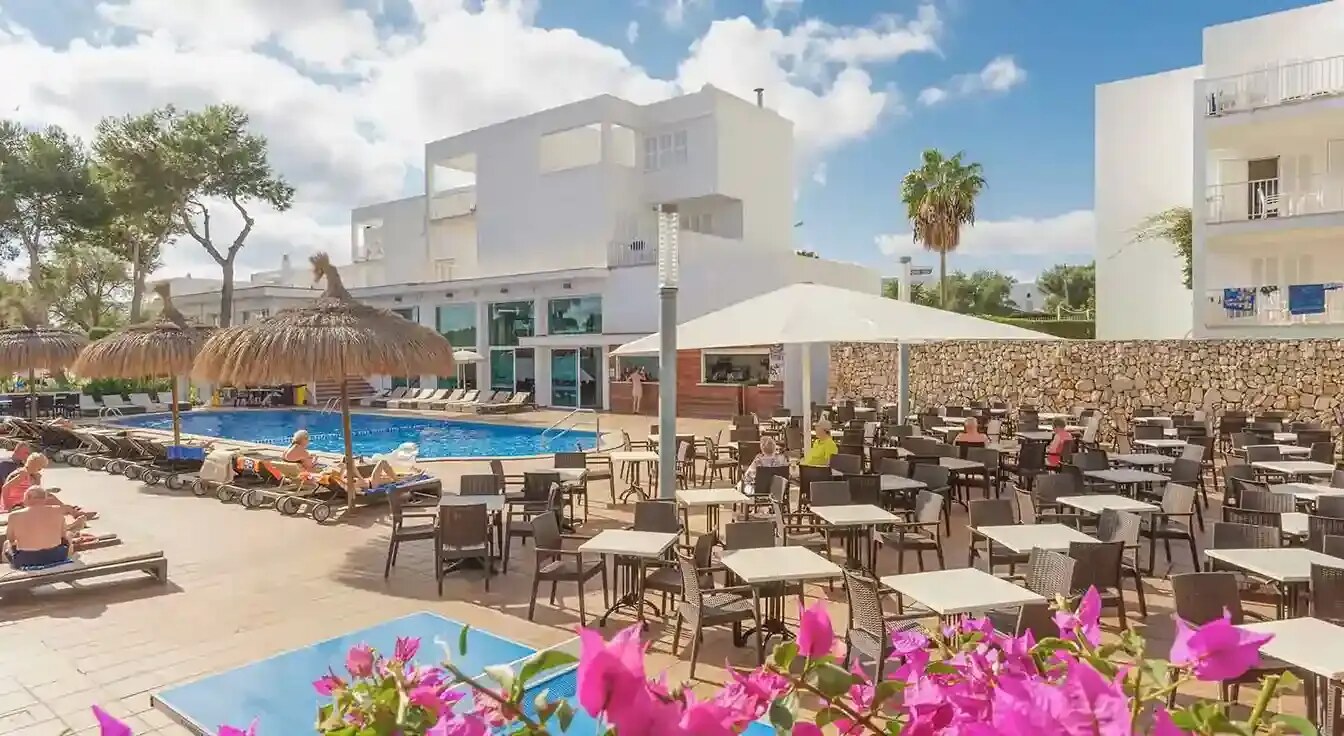 MarSenses Ferrera Blanca Hotel Family photo 4
