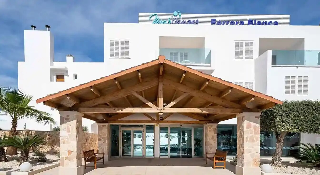 MarSenses Ferrera Blanca Hotel Family photo 5