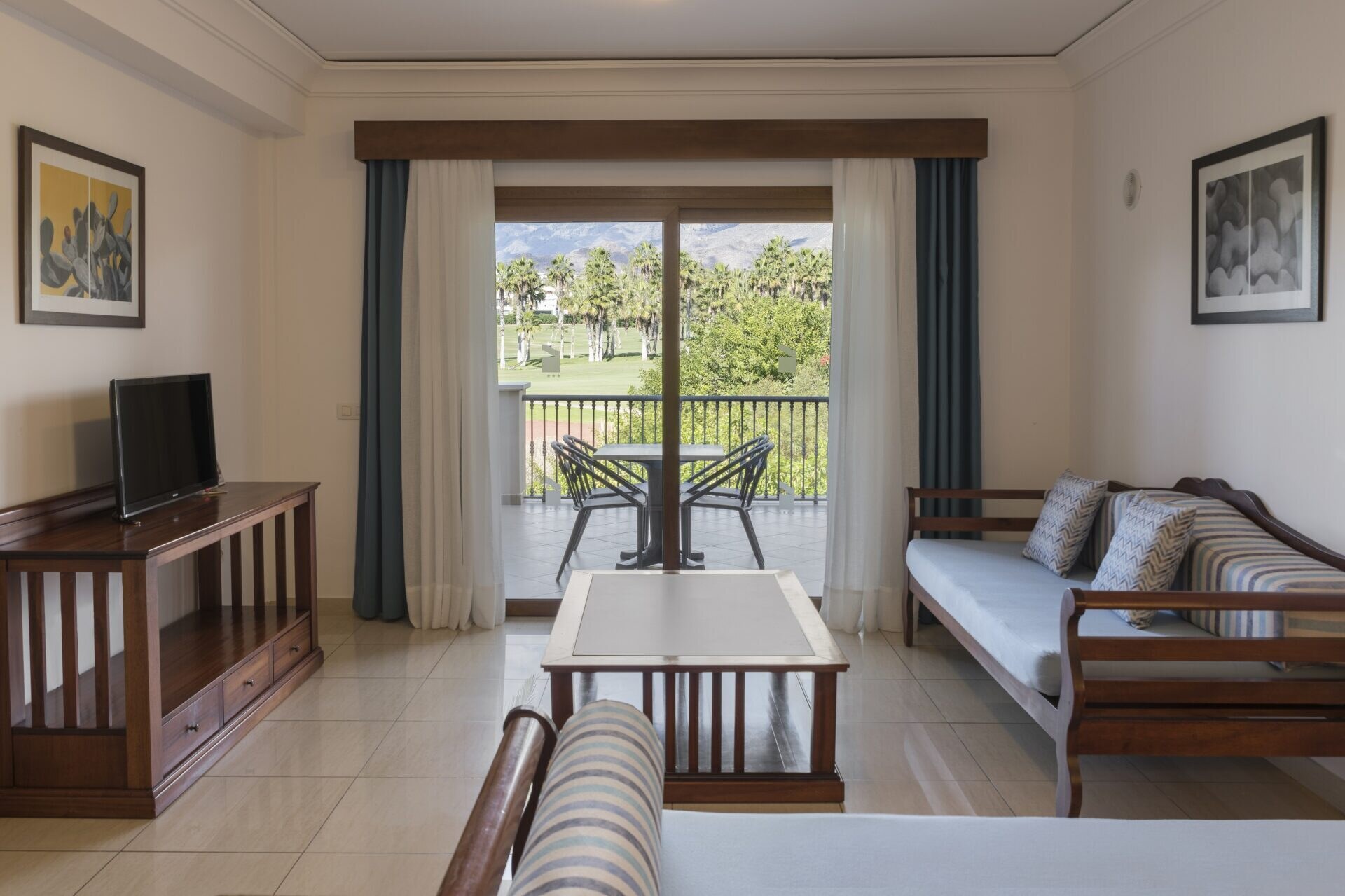 Marylanza Suites & Spa photo 7