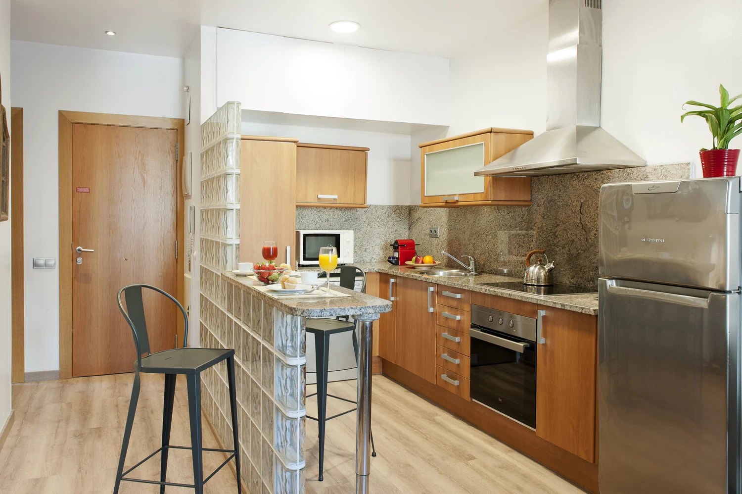 MH Apartments S. Familia photo 2