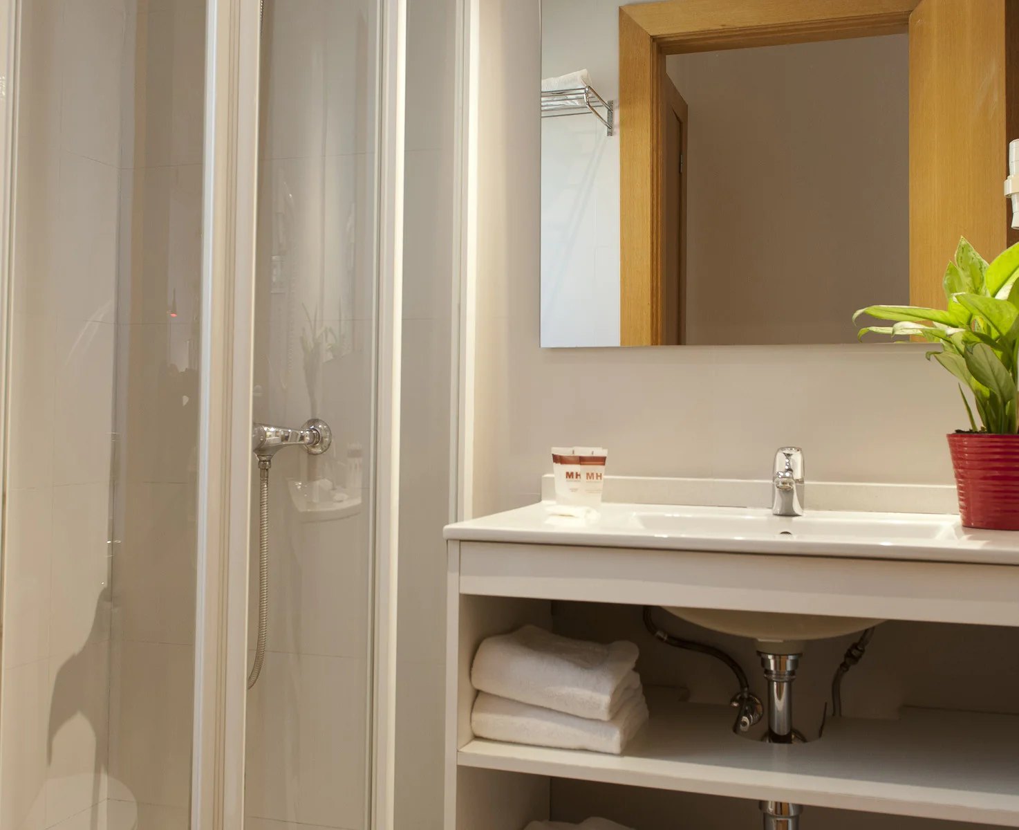 MH Apartments S. Familia photo 6