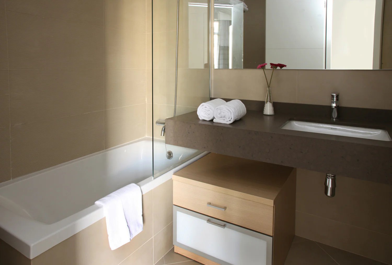 MH Apartments Suites photo 4
