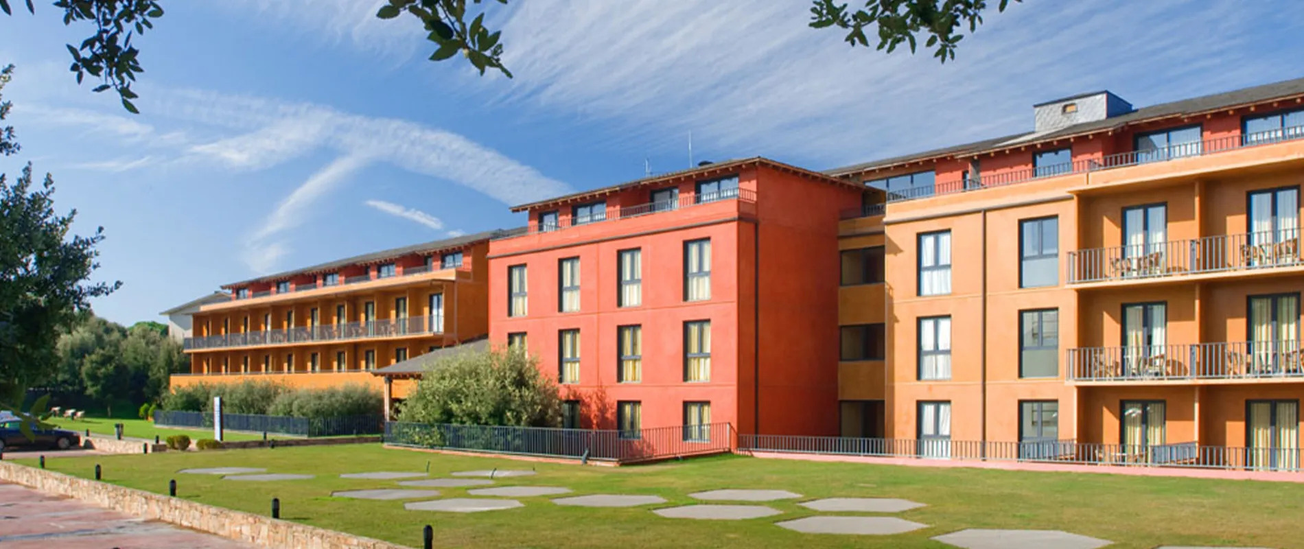 Montanya Hotel