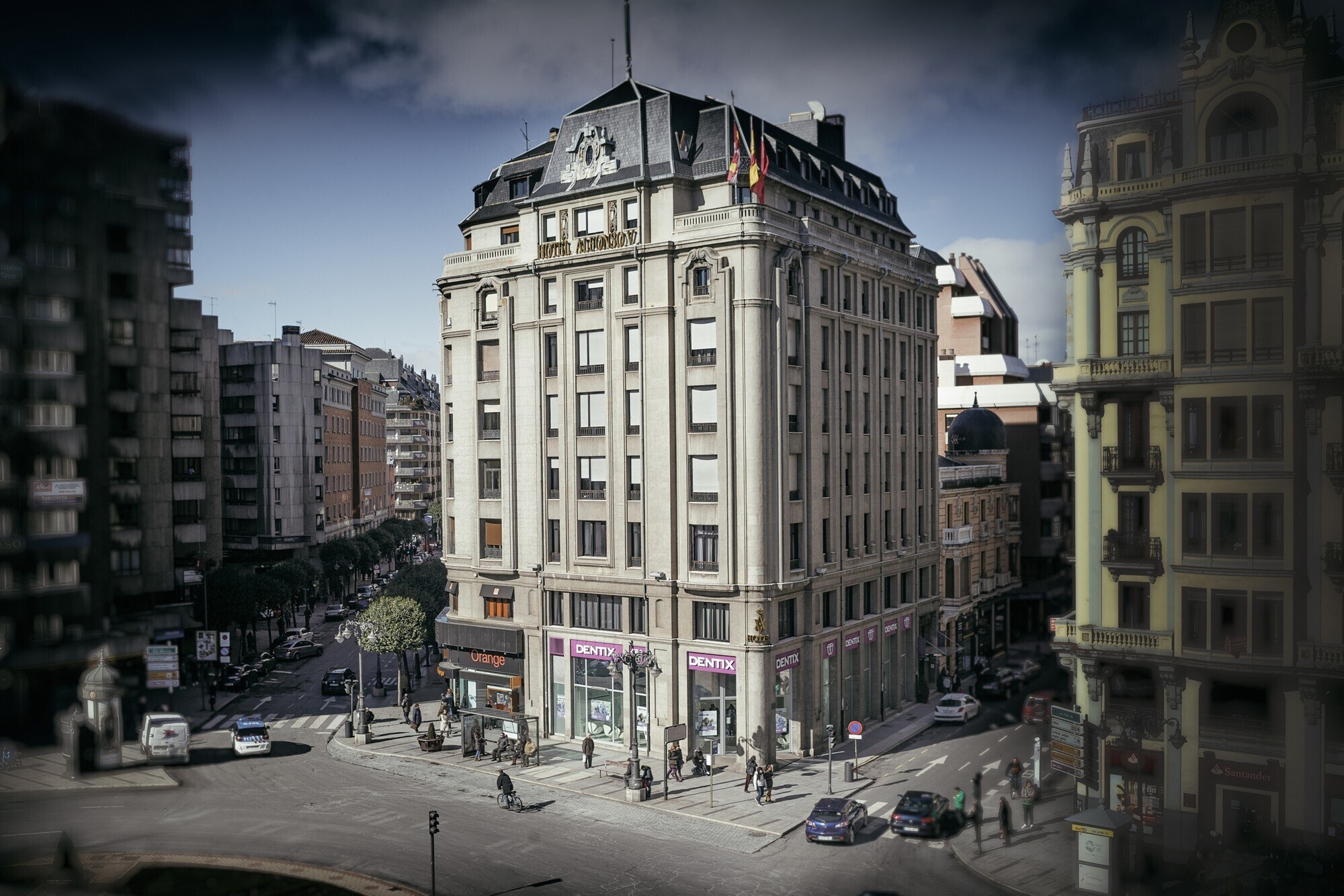 Occidental Leon Alfonso V photo 1