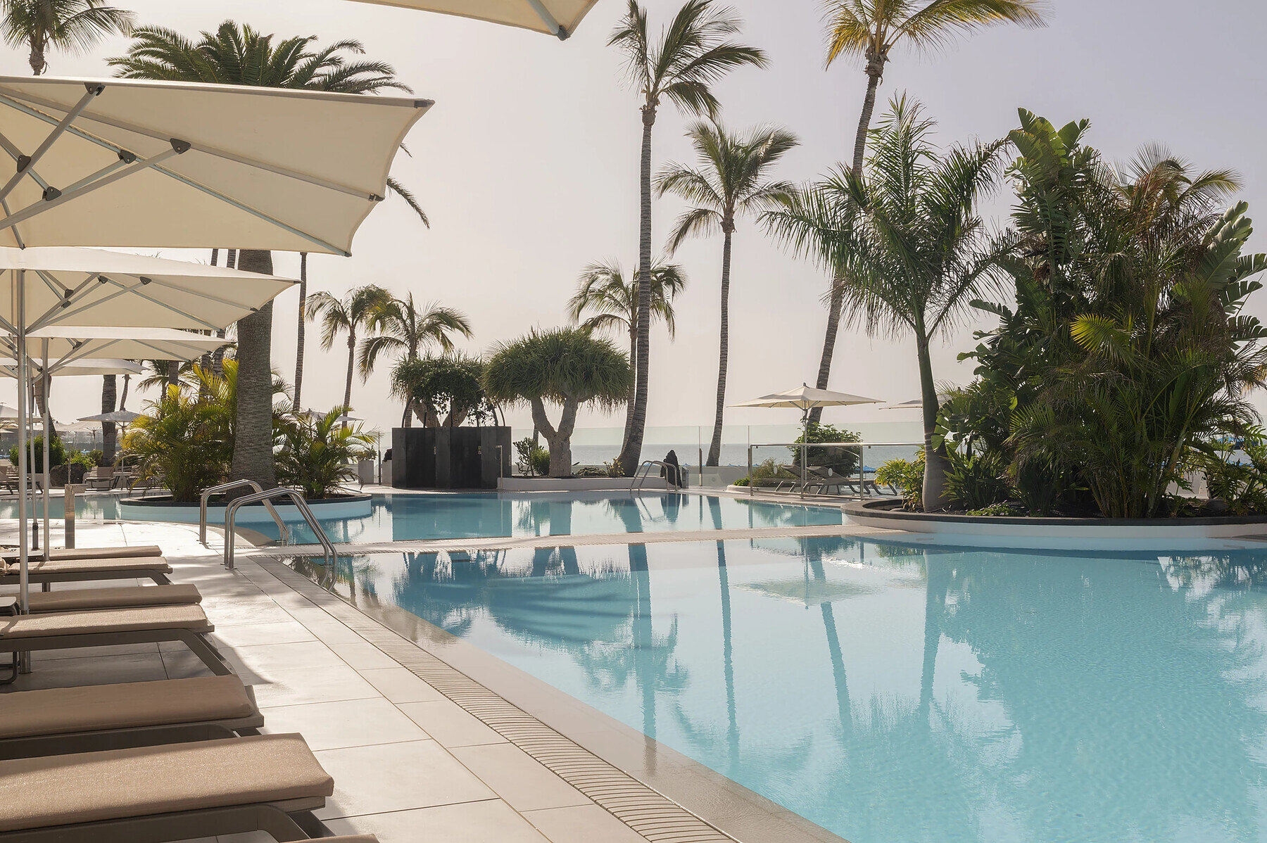 Plus Fariones Suite Hotel photo 1