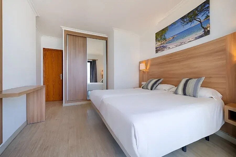 R2 Cala Millor Beach Apartment photo 5