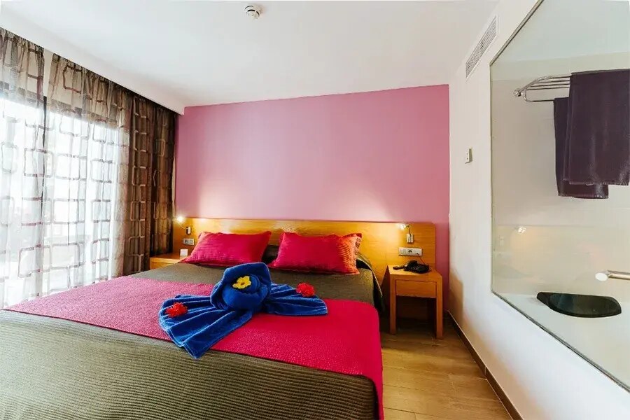 R2 Romantic Fantasia Dreams & Suites Hotel - Adults Only photo 3
