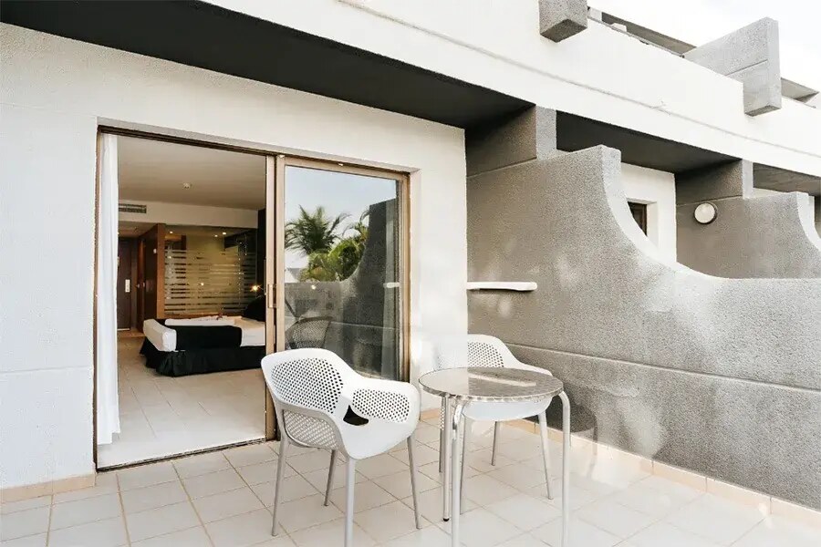 R2 Romantic Fantasia Dreams & Suites Hotel - Adults Only photo 5