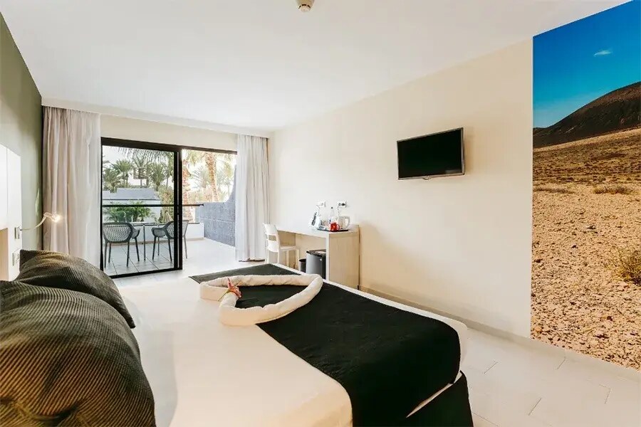 R2 Romantic Fantasia Dreams & Suites Hotel - Adults Only photo 6