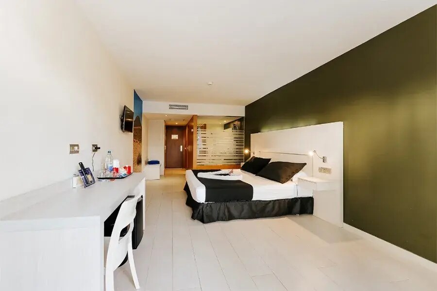 R2 Romantic Fantasia Dreams & Suites Hotel - Adults Only photo 7
