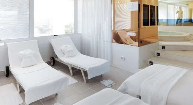 Royal Plaza Hotel photo 8