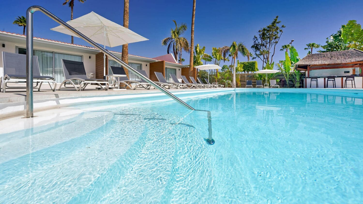 Sanom Beach Resort photo 1